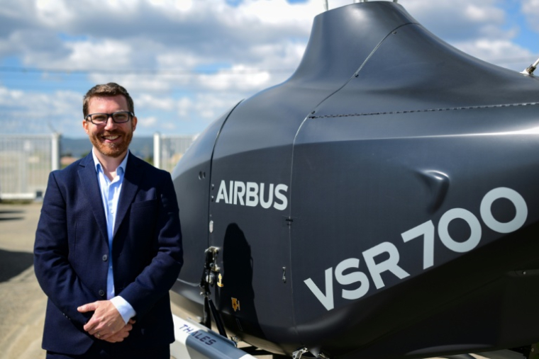 Victor Gerin-Roze, directeur programmes drones d'Airbus Helicopters, à l'usine Survey Copter, à Pierrelatte, le 31 mars 2026 dans la Drôme   ( AFP / OLIVIER CHASSIGNOLE )
