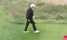Trump conclut son séjour écossais en inaugurant un nouveau parcours de golf