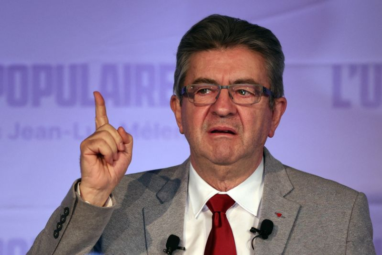 FRANCE 2022: MÉLENCHON NE VEUT "PAS DONNER UNE SEULE VOIX" À MARINE LE PEN