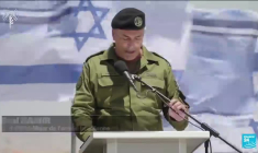 Israël frappe Tyr après avoir déclaré "zone de combat" une vaste partie du sud du Liban
