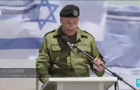 Israël frappe Tyr après avoir déclaré "zone de combat" une vaste partie du sud du Liban