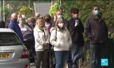 Royaume-Uni : levée de nouvelles restrictions malgré le variant indien