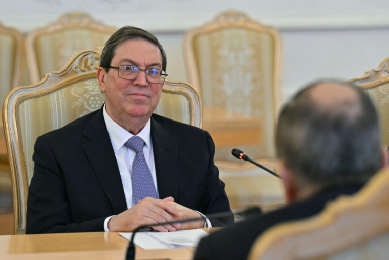 Le chef de la diplomatie cubaine Bruno Rodriguez s'entretient avec son homologue russe Sergueï Lavrov à Moscou ,le 18 février 2026 ( POOL / HECTOR RETAMAL )
