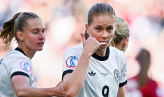 L'Allemagne renverse le Danemark