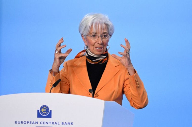Christine Lagarde, présidente de la BCE, s'adresse aux médias à Francfort