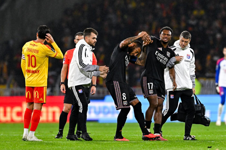 Loïs Openda blessé, l’OL déplore l’arbitrage face à Lens