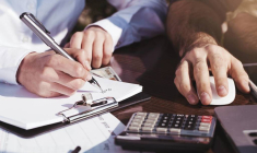 Immobilier : quels sont les frais et les règles d'un prêt relais ? / iStock.com - Xesai