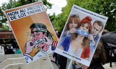 Manifestation contre la proposition de loi Yadan devant l'Assemblée nationale, le 16 avril 2026 à Paris ( AFP / STEPHANE DE SAKUTIN )