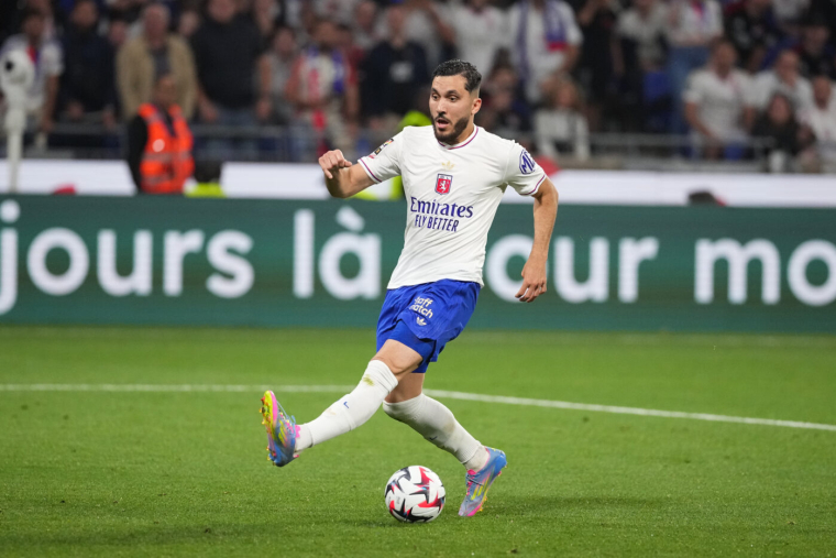 Rayan Cherki serait la priorité de Manchester City avant la Coupe du monde des clubs