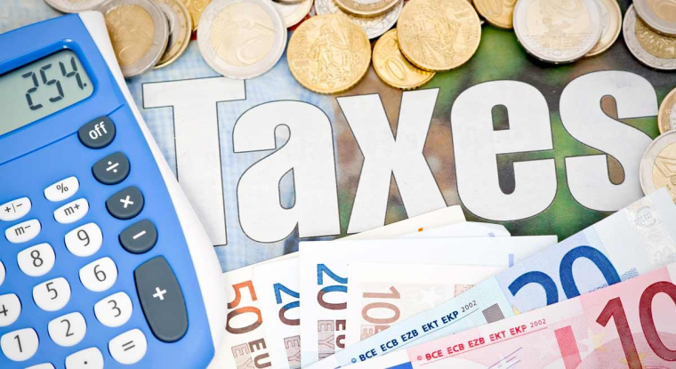 En fin d'année le fisc ajuste votre imposition et solde les comptes en votre faveur ou en votre défaveur.(© Adobestock)
