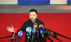 Volodymyr Zelensky à son arrivée pour participer à un sommet européen, à Ayia Napa, le 23 avril 2026 ( AFP / NICOLAS TUCAT )