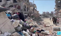 Israël poursuit son offensive à Gaza, les habitants se terrent dans les décombres