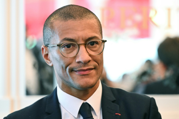 Le maire socialiste de Saint-Ouen, Karim Bouamrane, à Paris le 25 avril 2025 ( AFP / Bertrand GUAY )