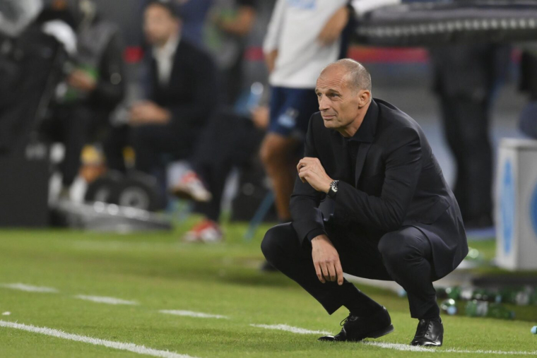 Naples monte au créneau après la suspension d'Allegri