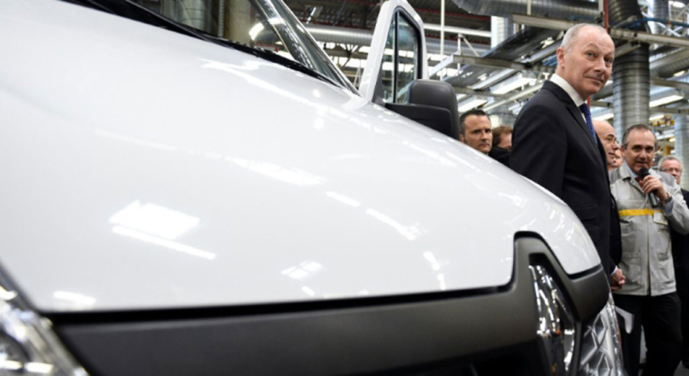 Thierry Bolloré, directeur délégué à la compétitivité de Renault, le 6 mars 2017 à Batilly, en Meurthe-et-Moselle. (© J.-C. Verhaegen / AFP)