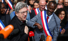 Jean-Luc Melenchon (LFI) et le nouveau maire de Saint-Denis, Bally Bagayoko