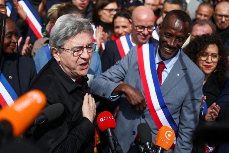 Jean-Luc Melenchon (LFI) et le nouveau maire de Saint-Denis, Bally Bagayoko
