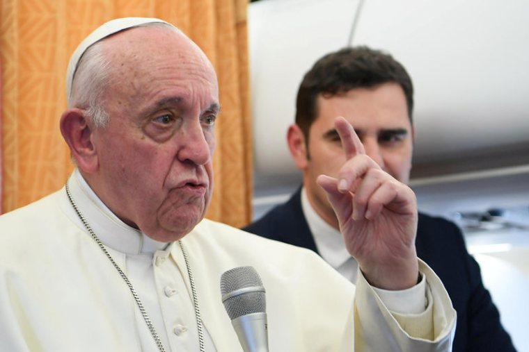 LE PAPE FRANÇOIS REND LES ÉVÊQUES RESPONSABLES DES ABUS SEXUELS COMMIS AU SEIN DE L'EGLISE