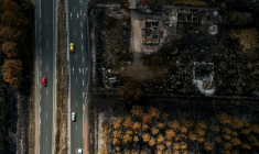 Un paysage de Lanton, en Gironde, après le passage de l'incendie, le 4 août 2026 ( AFP / Christophe ARCHAMBAULT )