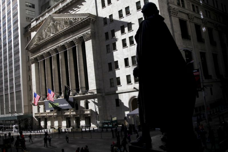 WALL STREET OUVRE EN HAUSSE