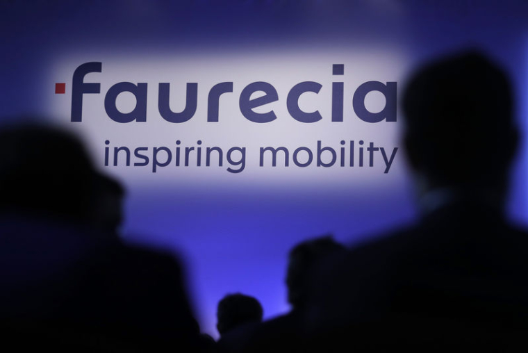FAURECIA SALUE LA PERSPECTIVE D'UNE FUSION RENAULT-FIAT