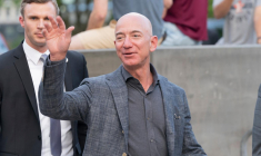 Le patron d’Amazon, Jeff Bezos, décide de quitter son poste de PDG de l’entreprise pour prendre du recul et se consacrer à d’autres projets. crédit photo : Shutterstock