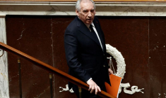 Le Premier ministre français Bayrou prononce son discours de politique générale devant le parlement à Paris