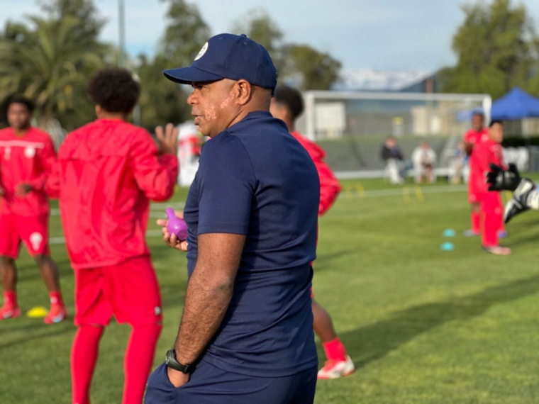 Pierre Wajoka : « Les gens sont contents de jouer contre l’équipe de France »