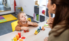 Pour les enfants atteints de trouble développemental du langage, même des consignes simples peuvent s’avérer compliquées à interpréter. (crédit: Adobe Stock)