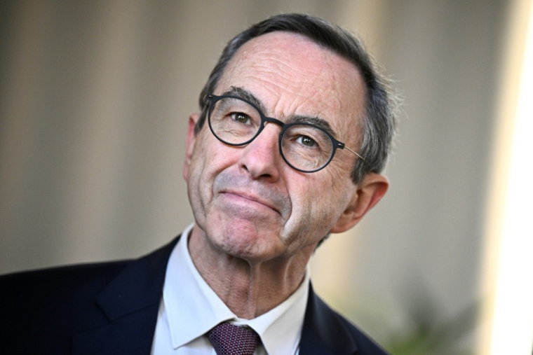 Le président de LR Bruno Retailleau lors d'une conférence de presse au Blanc-Mesnil, près de Paris, le 5 mars 2026 ( AFP / JULIEN DE ROSA )