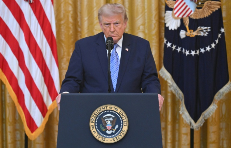 Le président américain Donald Trump s'adresse à la nation depuis la Salle Est de la Maison Blanche, à Washington, le 16 juillet 2026  ( POOL / SAUL LOEB )