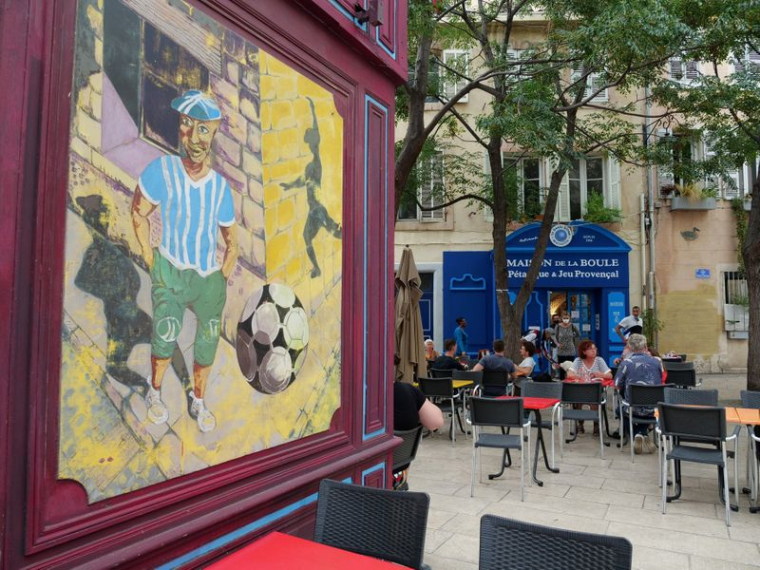 QUELQUES RESTAURANTS MARSEILLAIS BRAVENT L’INTERDICTION D’OUVERTURE