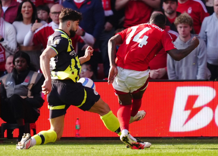 Manchester City tombe à Nottingham