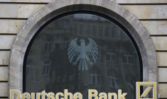 DES INVESTISSEURS DE DEUTSCHE BANK RÉCLAMENT UN PLAN DE SUCCESSION