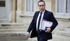 Sébastien Lecornu à Paris, le 6 février 2025. ( AFP / STEPHANE DE SAKUTIN )