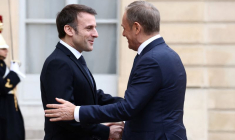 Le président français Emmanuel Macron et le Premier ministre polonais Donald Tusk à l'Élysée