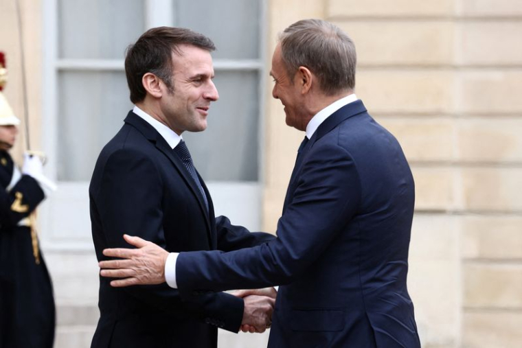 Le président français Emmanuel Macron et le Premier ministre polonais Donald Tusk à l'Élysée