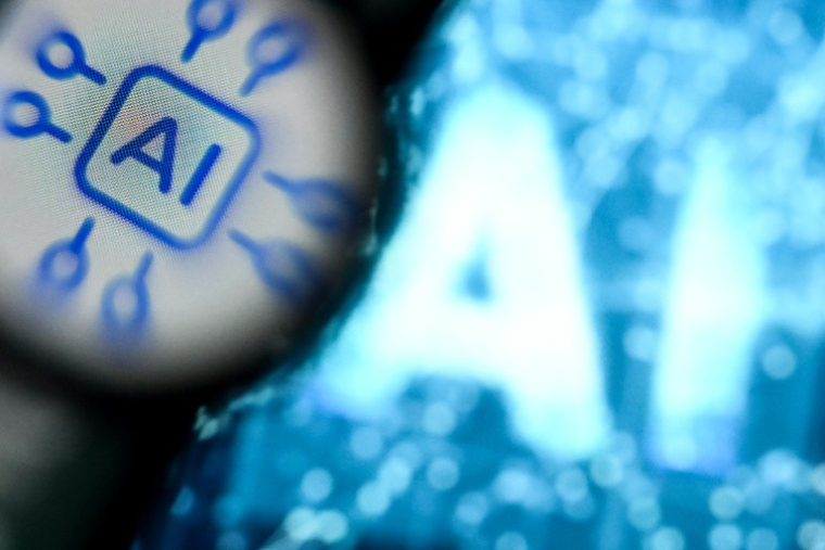 Plus de 700 scientifiques, personnalités politiques, entrepreneurs tech et célébrités appellent à l'arrêt dau développement d'une superintelligence artificielle (IA) face aux risques que cela ferait encourir à l'humanité ( AFP / Kirill KUDRYAVTSEV )
