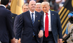 Quand Donald Trump s'offre le trophée de la Coupe du monde