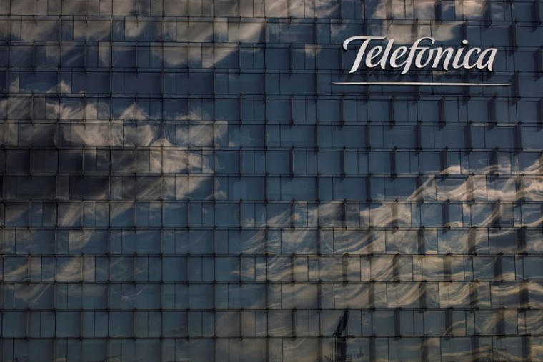 TELEFONICA ABAISSE SON DIVIDENDE, REPLI DU BÉNÉFICE EN 2020 AVEC LA PANDÉMIE