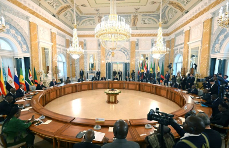 Réunion de Vladimir Poutine avec une délégation de dirigeants africains à Saint-Pétersbourg, en Russie
