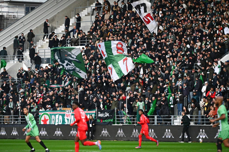 « Une étoile rouge ne meurt jamais » : le Red Star raconté en un podcast