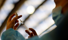 CORONAVIRUS: LA FRANCE VA PROPOSER UNE QUATRIÈME DOSE DE RAPPEL POUR LES PLUS DE 80 ANS, DIT CASTEX