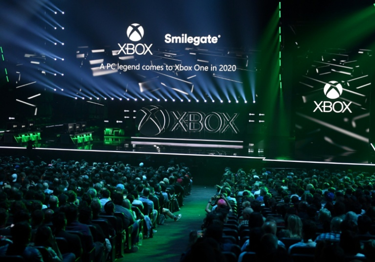 Lors de l'annonce d'un partenariat entre Microsoft Xbox et l'entreprise de jeux vidéo Smilegate, en amont du salon E3 à Los Angeles, le 9 juin 2019 ( AFP / Mark RALSTON )