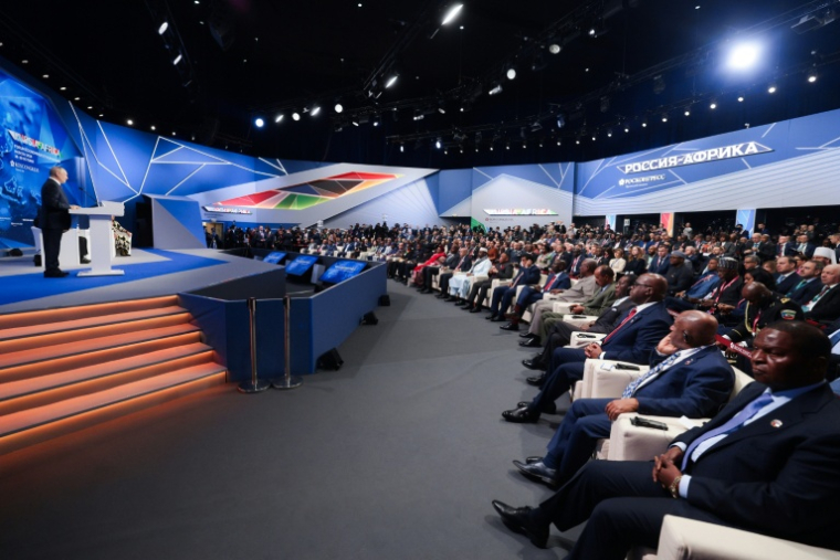 Le président russe Vladimir Poutine lors du forum économique et humanitaire Russie-Afrique à Moscou, le 28 octobre 2026 ( POOL / Gavriil Grigorov )