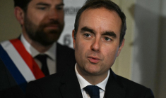 Sébastien Lecornu à L'Haÿ-les-Roses, le 11 octobre 2025. ( POOL / MARTIN LELIEVRE )