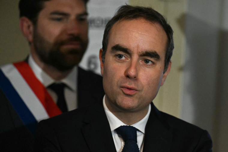 Sébastien Lecornu à L'Haÿ-les-Roses, le 11 octobre 2025. ( POOL / MARTIN LELIEVRE )