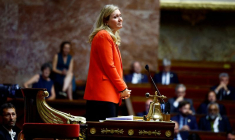 Première session de l'Assemblée nationale française nouvellement élue à Paris