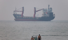 Des navires dans le détroit d'Ormuz, près de la plage de Bandar Abbas