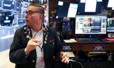 Trader sur le parquet du New York Stock Exchange (NYSE). ( AFP / TIMOTHY A. CLARY )